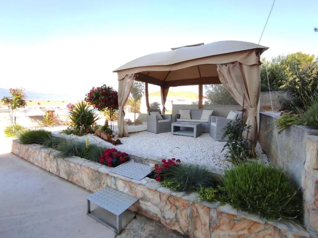 Apartments Sollis Trogir 0*,  Croatie